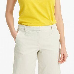 Apt 9 Bermuda Shorts Size 8 EUC Khaki